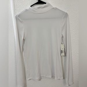Medium white long sleeve turtle neck
